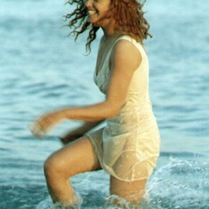 Federica Lenzi nel film Casa Eden