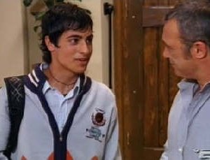 Nunzio De Luca e Claudio Amendola in una scena della serie I Cesaroni