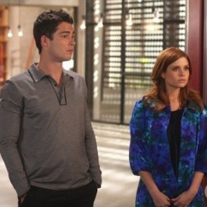 Joanna Garcia e Brian Hallisay in una scena dell'episodio All About Betrayal di Privileged