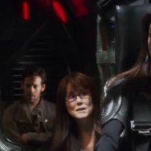 Mary McDonnell, Grace Park e James Callis e in una scena dell'episodio Blood on the Scales di Battlestar Galactica