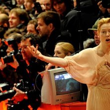 Berlinale 2009 Tilda Swinton Intervistata Sul Red Carpet 104997