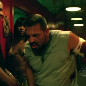 Una scena dell'episodio Disarmed and Dangerous di CSI