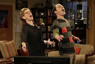 Jim Parsons e Christine Baranski duettano nell'episodio The Maternal Capacitance di The Big Bang Theory