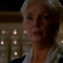 Fionnula Flanagan in una scena dell'episodio This Place Is Death di Lost