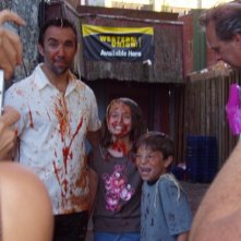 Battaglia scatenata al ketchup sul set di Quattro padri single per Salvatore Santone e Francesco Quinn