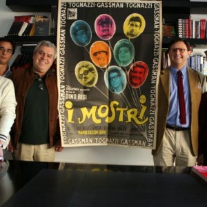 Gli sceneggiatori del film I mostri oggi: Franco Ferrini, Marco Tiberi, Enrico Oldoini, Giacomo Scarpelli e Silvia Scola