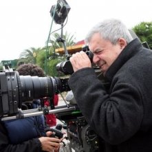 Il regista Enrico Oldoini sul set del film I mostri oggi