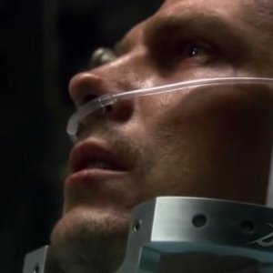 Un primo piano di Michael Trucco nell'episodio No Exit di Battlestar Galactica