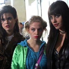 Veronica Corsi, Cristel Checca e Chiara Gensini in una scena dell'episodio 'Fanciulle in fiore' del film I mostri oggi