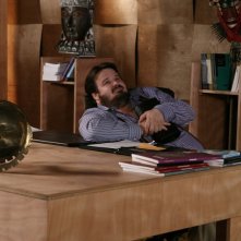 Giuseppe Battiston in una scena dell'episodio Quando finisce un amore di Tutti pazzi per amore