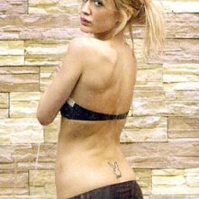 Grande Fratello 9 Laura La Barbie Polacca Sotto La Doccia 105555