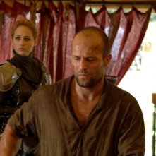 Leelee Sobieski e Jason Statham in una scena del film In the Name of the King