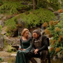 Leelee Sobieski e John Rhys-Davies in una scena di In the Name of the King