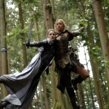 Leelee Sobieski e Kristanna Loken in una foto scattata durante le riprese del film In the Name of the King
