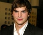 Ashton Kutcher quarterback con umanità