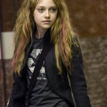 Dakota Fanning è Cassie Holmes nel film Push