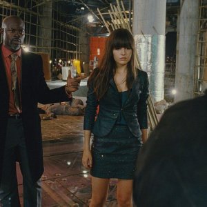 Djimon Hounsou e Camilla Belle in un'immagine del film Push