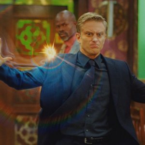 Neil Jackson in una scena del film Push