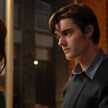 Sam Riley in una scena del film Franklyn