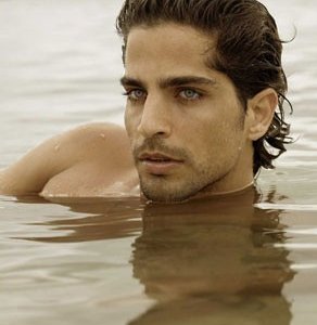 Una foto del modello Nir Lavi