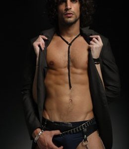 Una sexy immagine del modello Nir Lavi