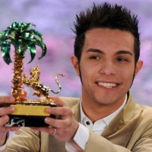 Marco Carta è il vincitore della 59a edizione del Festival della canzone italiana di Sanremo con il brano 'La forza mia'.