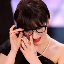 Arisa commossa all'annuncio della sua vittoria nella sezione 'Nuove proposte' del Festival di Sanremo 2009