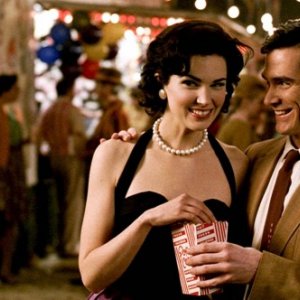 Laura Mennell e Billy Crudup in una scena del film Watchmen