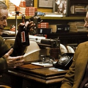 Matt Frewer e Patrick Wilson in una scena del film Watchmen