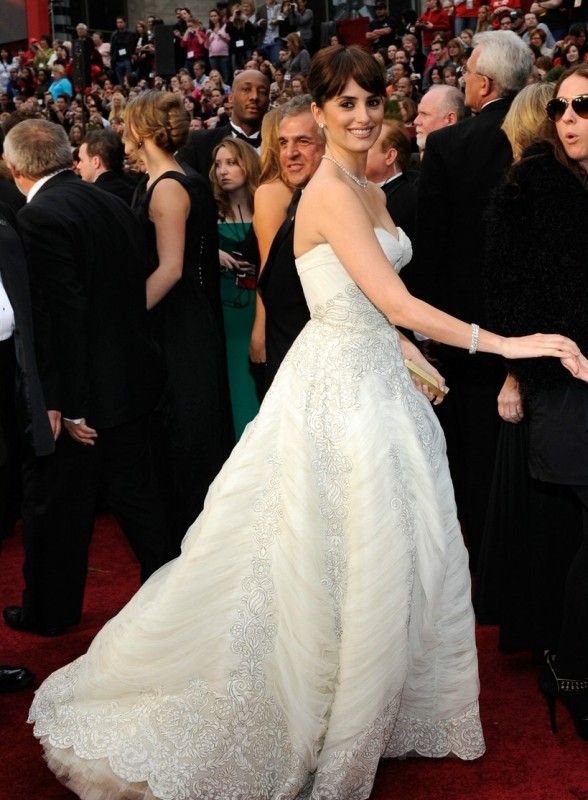 Penelope Cruz Sfila Sul Red Carpet Degli Oscar 2009 106198