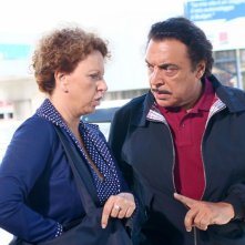 Paola Tiziana Cruciani e Nino Frassica in una scena di Butta la luna 2