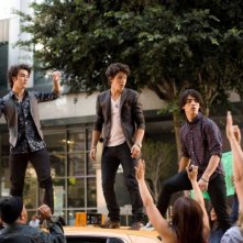 Kevin, Nick e Joe Jonas in un'immagine del film-concerto Jonas Brothers: The 3D Concert Experience