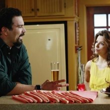Eva Longoria Parker e Ricardo Chavira (Gabrielle e Carlos) nell'episodio Crime Doesn't Pay della quinta stagione di Desperate Housewives