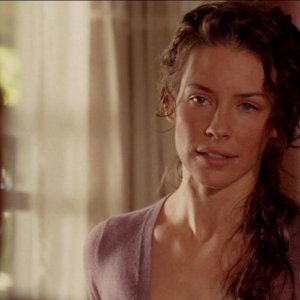 Evangeline Lilly in una scena dell'episodio The Life and Death of Jeremy Bentham di Lost