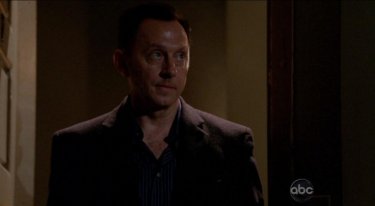 Michael Emerson in una scena dell'episodio The Life and Death of Jeremy Bentham di Lost