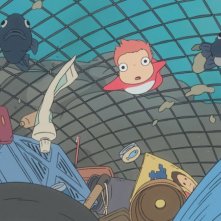 Un'immagine del film d'animazione Ponyo sulla scogliera