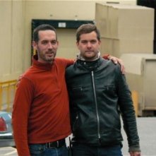 Il regista Michael McGowan e Joshua Jackson  sul set di One Week
