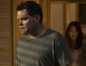 Aaron Douglas e Grace Park in una scena dell'episodio 'Someone to Watch Over Me' della quarta stagione di Battlestar Galactica