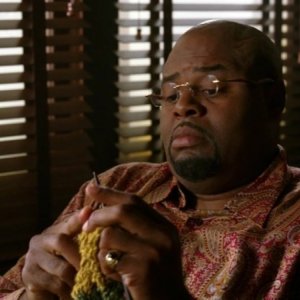 Chi McBride nell'episodio 'Il Tarassaco' della serie tv Pushing Daisies