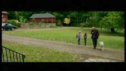 Io & Marley - Clip 'Football'