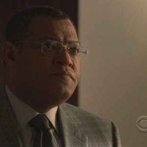 Laurence Fishburne in una scena dell'episodio 'Miscarriage of Justice' della serie tv CSI