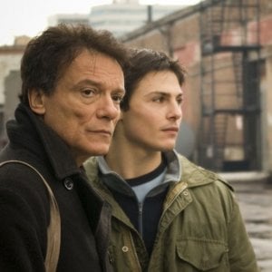 Massimo Ranieri e Domenico Balsamo in una scena de L'ultimo Pulcinella