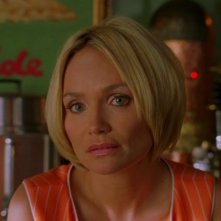 Kristin Chenoweth in una scena dell'episodio 'Amare Delizie' della prima stagione di Pushing Daisies