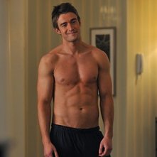 Un Immagine Molto Sexy Di Robert Buckley Nell Episodio Chapter Thirteen The Lyin The Bitch And The Wardrobe Della Serie Tv Lipstick Jungle 107516
