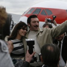 Cecile De France e Vincent Cassel in una scena del film Nemico pubblico n°1 - L'istinto di morte