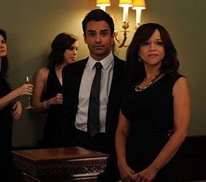 Rosie Perez e David Norona nell'episodio 'Chapter Twenty: La Vie En Pose' della serie Lipstick Jungle