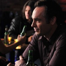 Un profilo di Paul Blackthorne nell'episodio 'Chapter Nineteen: Lovers' Leap' della serie Lipstick Jungle