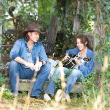 Billy Ray Cyrus e Miley Cyrus in un'immagine del film Hannah Montana: The Movie