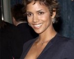 Halle Berry, nero è sexy