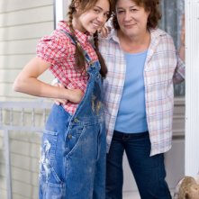 Miley Cyrus e Margo Martindale sul set del film Hannah Montana: The Movie
